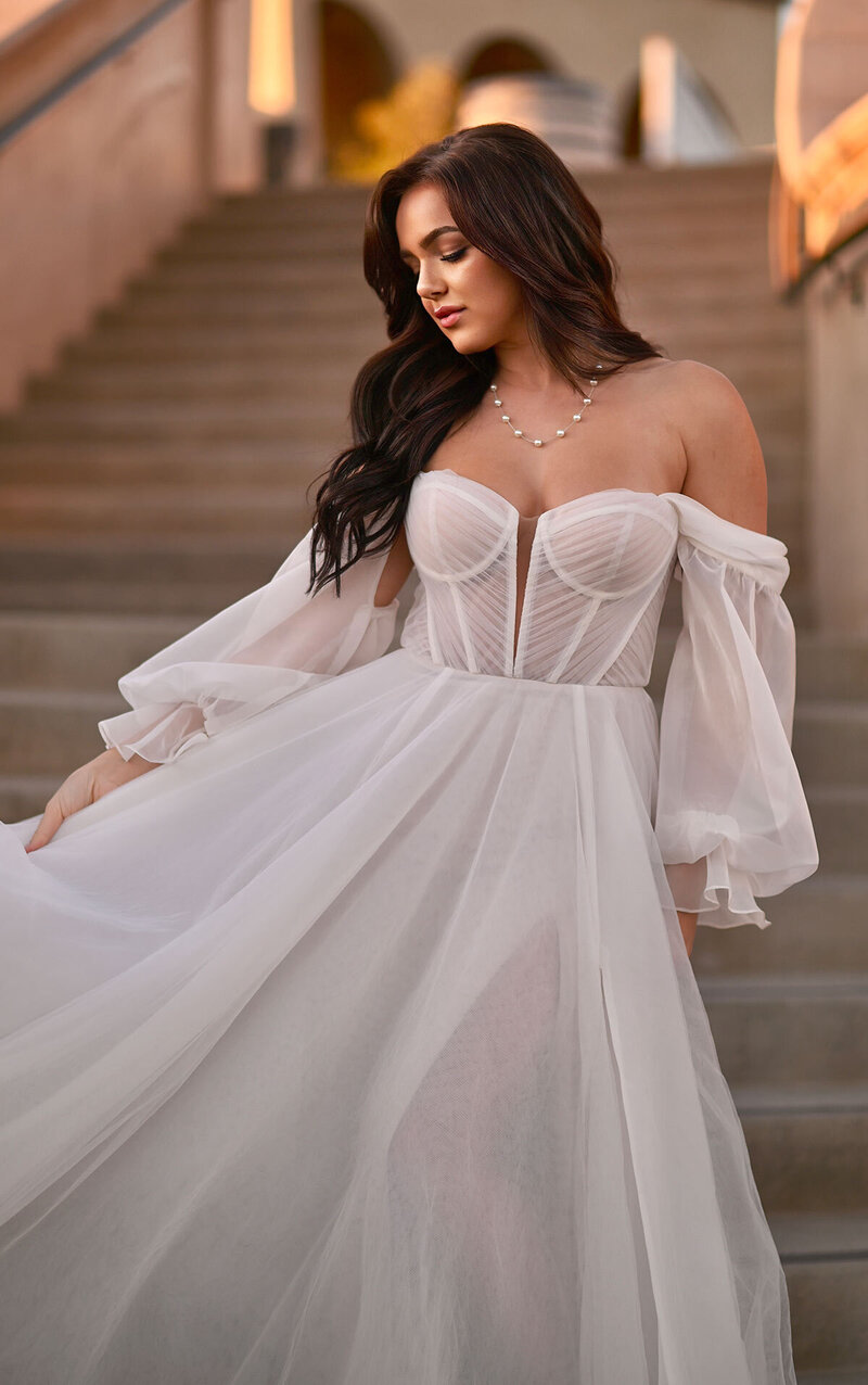 Nunziata Bridal Boutique - Sarnia, Ontario - Martina Liana 1497-3
