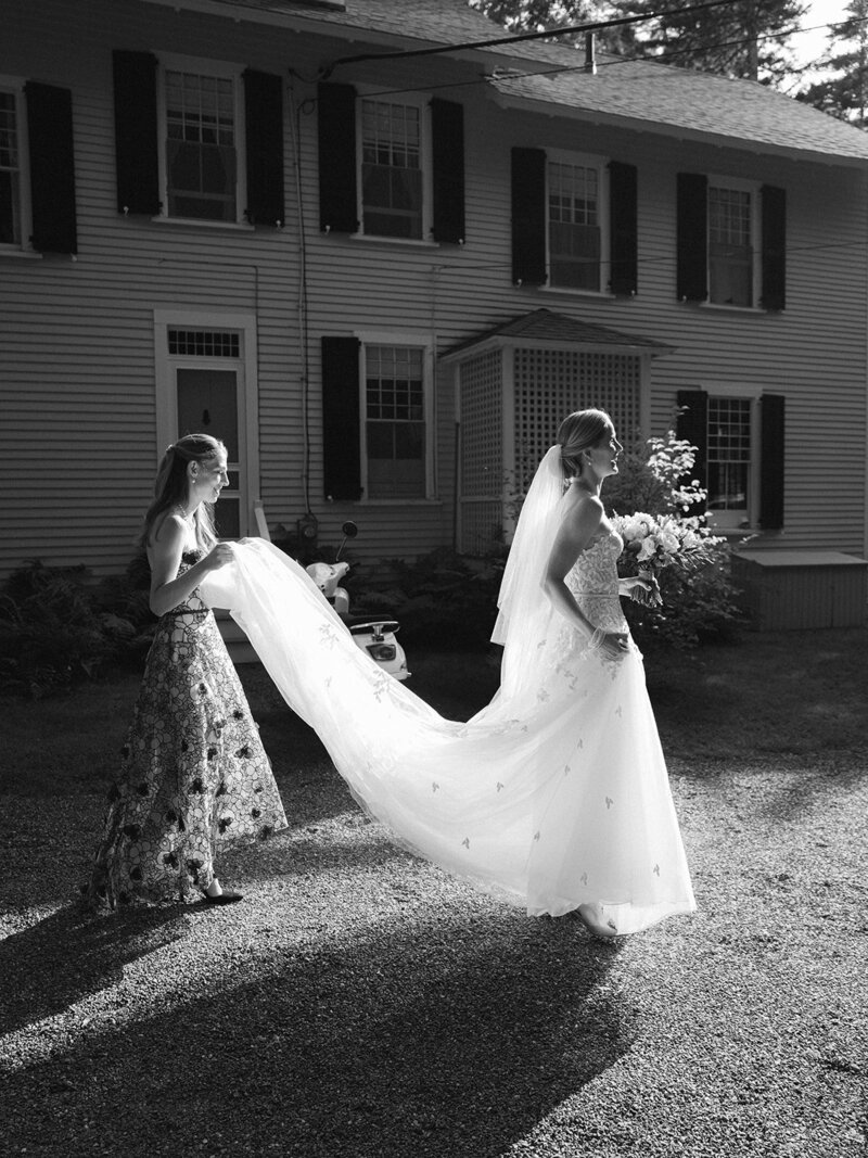 28 Newenglandbridalgown