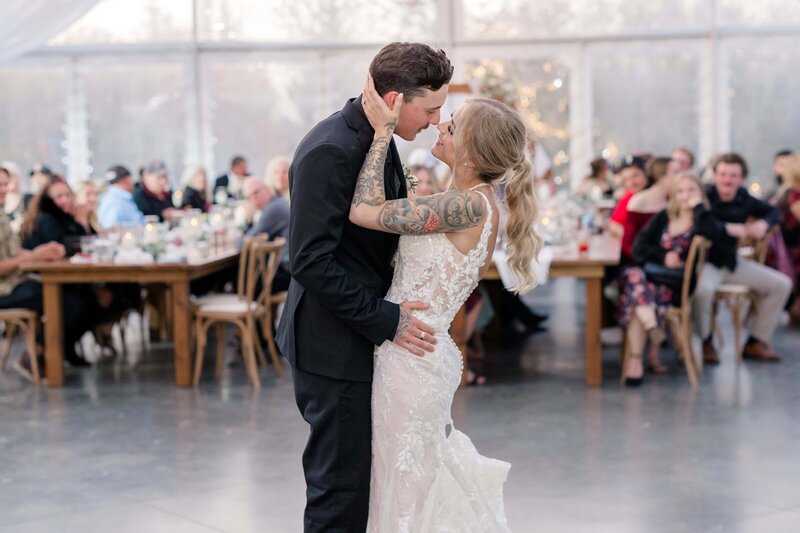 Edmonton Wedding Photos - Pine and Pond Wedding Venue (203)