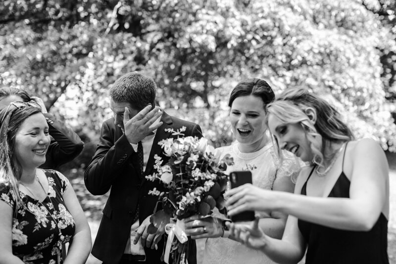 intimate-wedding-at-toronto-city-hall-photography
