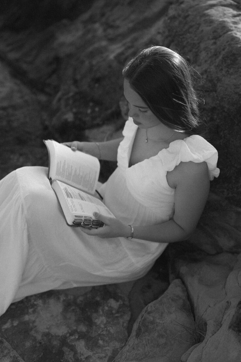 Lake country Senior brings bible to Senior Session in Flower Mound, Tx at Murrell Park.
