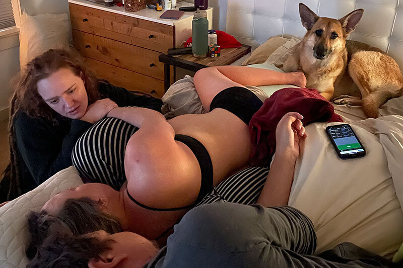 portland-birth-doula-natalie-broders-at-a-home-birth-2024-4