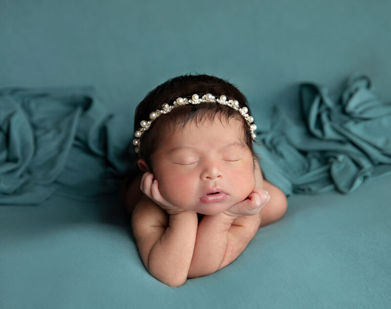 newbornbabyboynewfamilynewbabybestphotographertudiofamilybirthdaynewbornboyamilynewborngirlfirstbirthdayportraiturephotographystudioportraitsnewborngirlboyfamilyEvaMaganaPhotographychildphotographer (12 of 41)