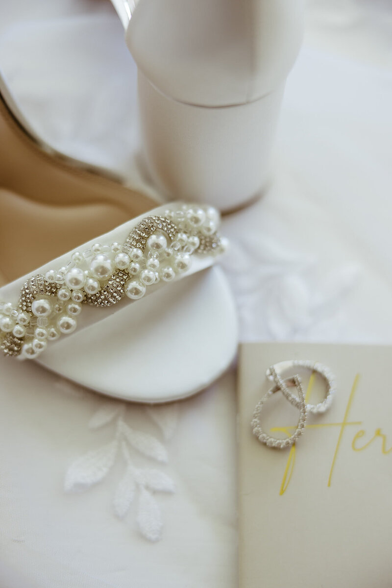 detail shot of bride's shoes and jewelry at wedding venue in lancaster pa