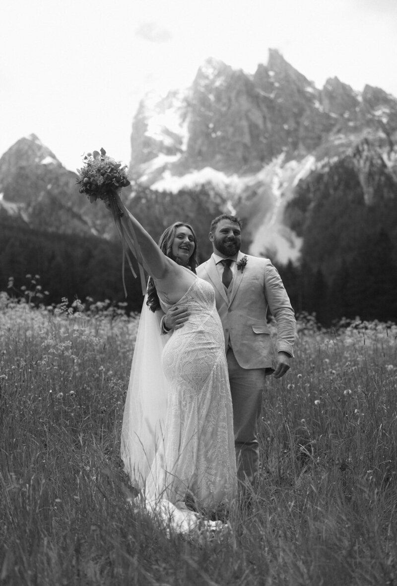 How to Elope in the Dolomites, image size:800x1180