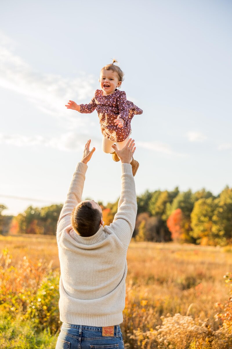 bright joyful fall family photos in golden hour by allie photo