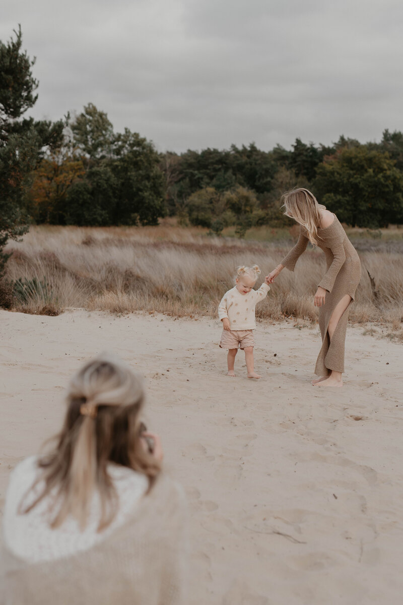 Momentjes & Zo- fotoshoot- gezinsshoot- Daphne van gestel- fotograaf (2 van 3)