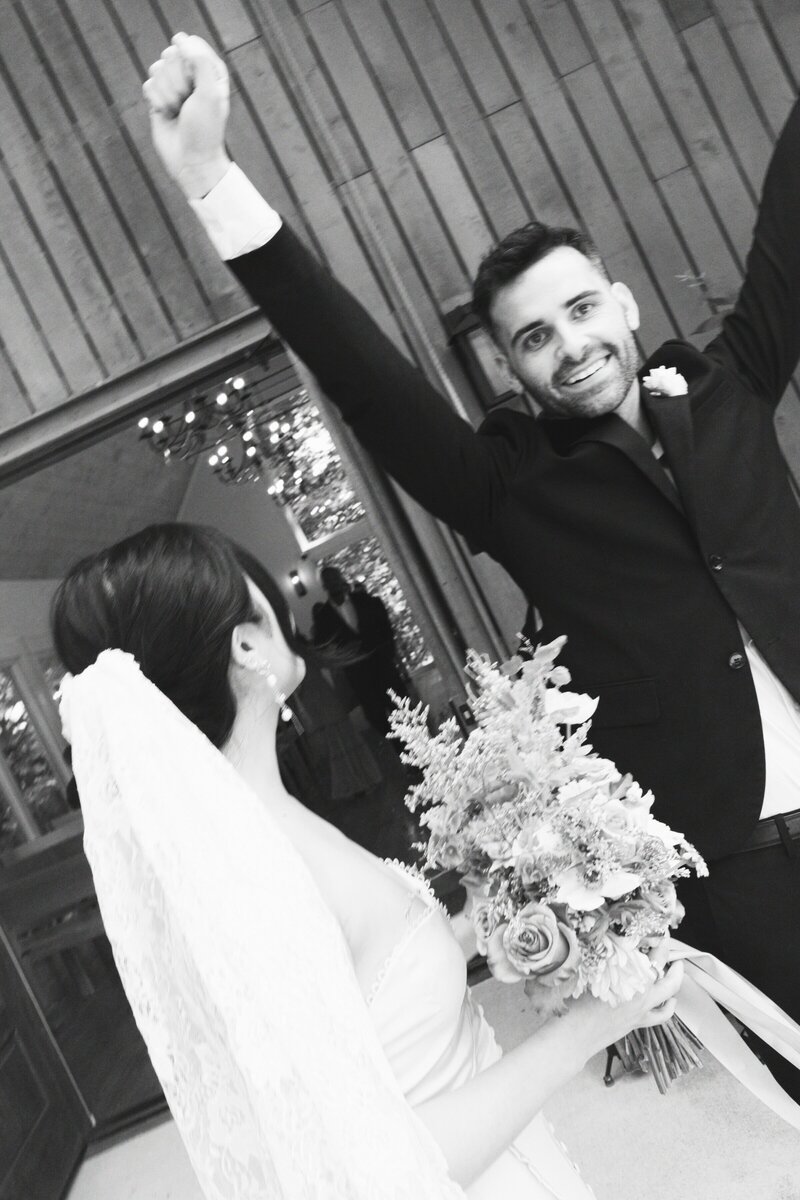 bride and groom dancing at wedding taken by Nashville wedding photographer Sammy Mckenzie