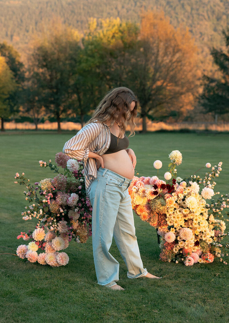 larysa&mitchell-petal-talk-maternity-session-branding-session-chilliwack-bc-243_websize