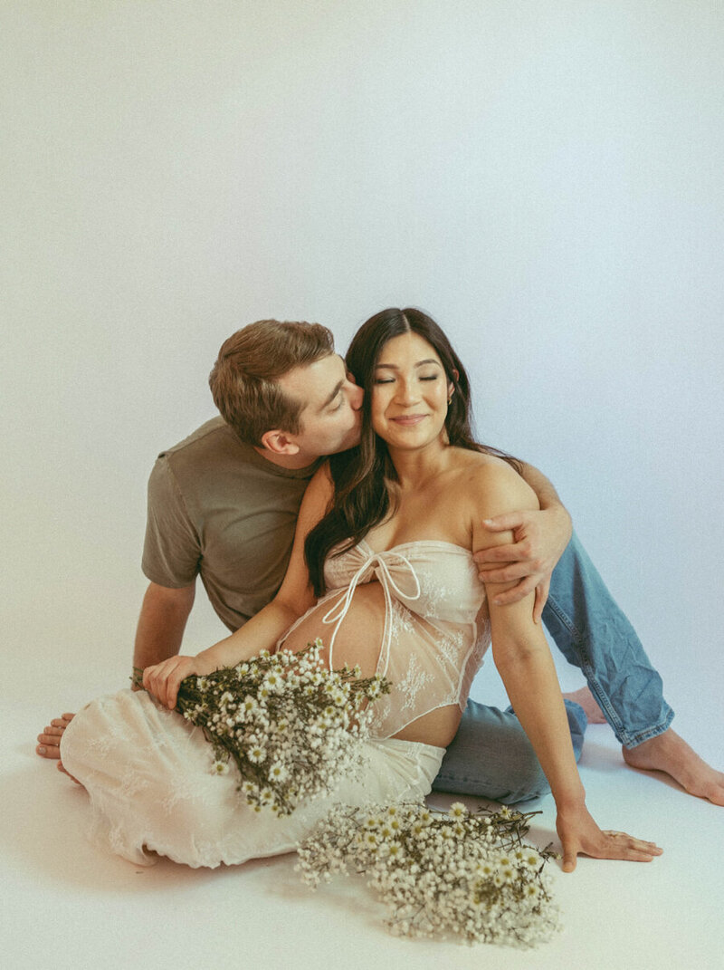 beautiful-organic-nostalgic-maternity-portrait