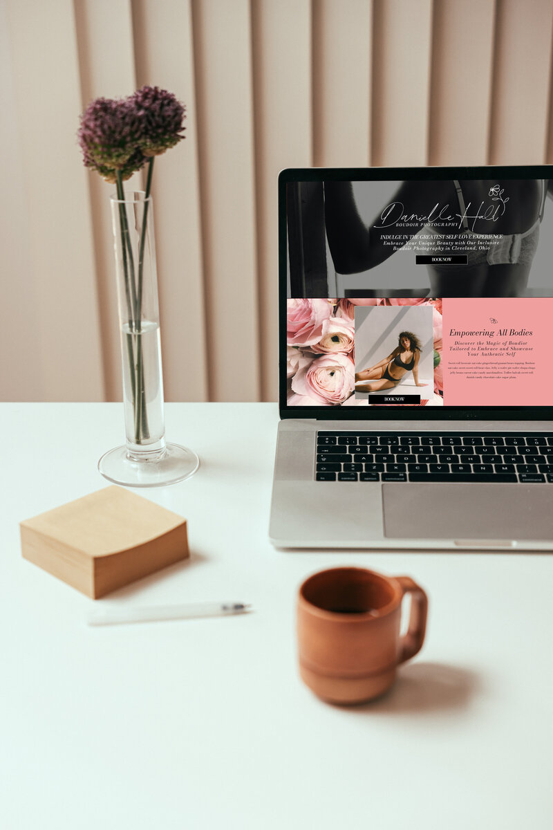 danielle hall mock up site v2