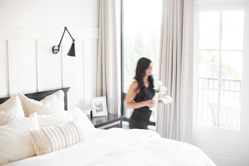 Interior designer Vancouver staging bedroom