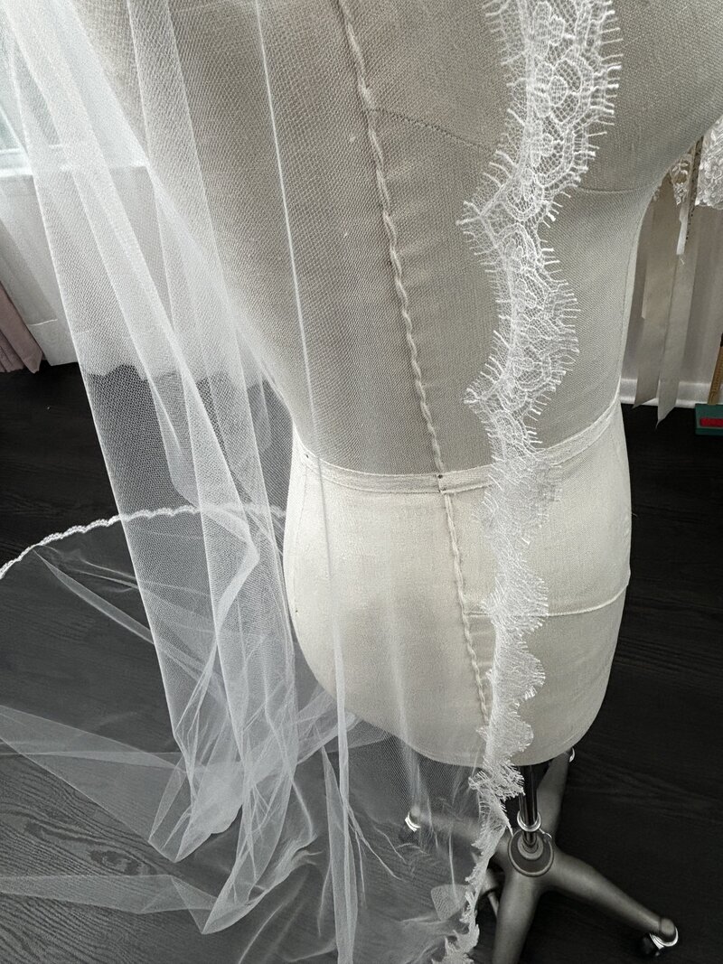 demelis atelier lace cathedral bridal veil2