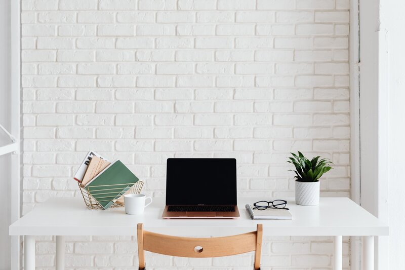 Ordinateur sur un bureau