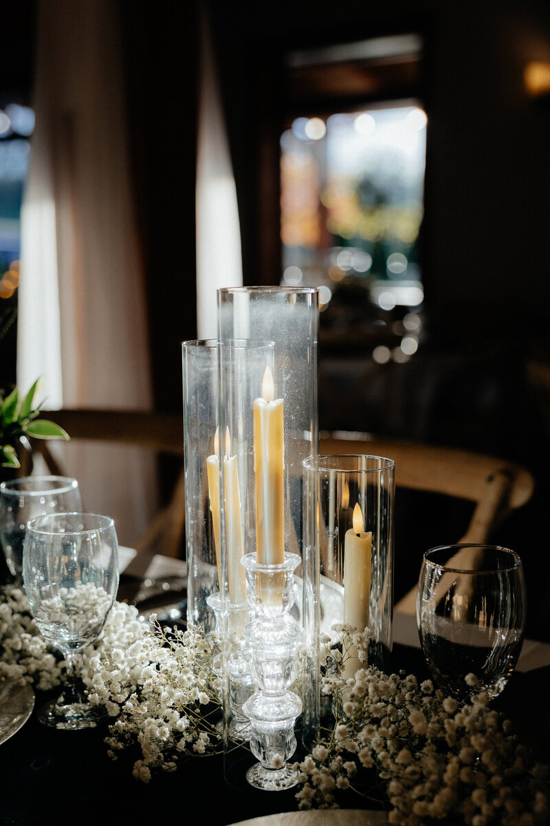 Glass candle pillar.