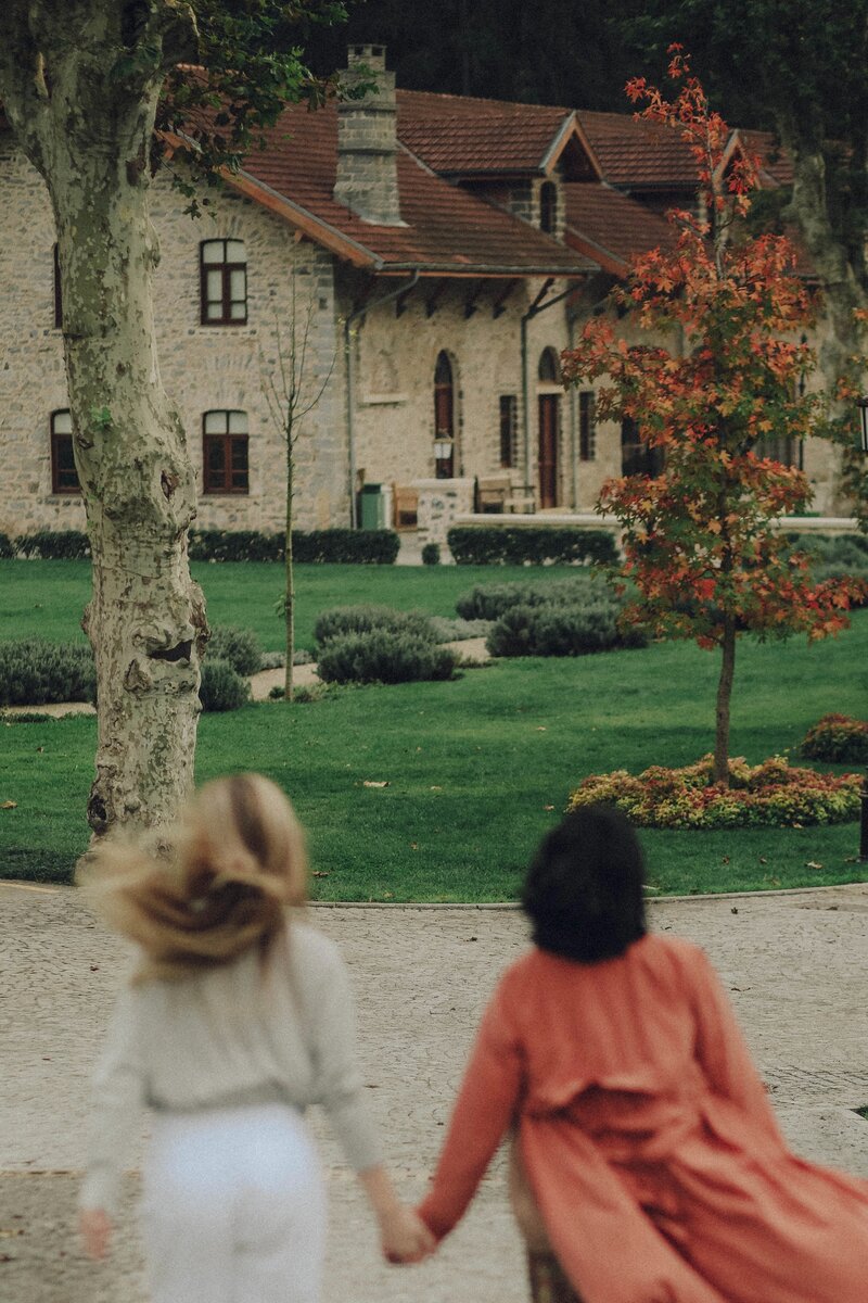 pexels-maria-loznevaya-14398103 (1)