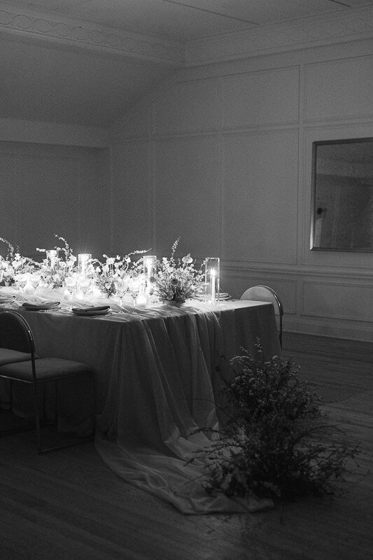 A beautiful table setting in the reception hall of Club Atwater. Very romantic, Under the glow of candlelight. Top best Montreal wedding venue in Montreal, Club Atwater.