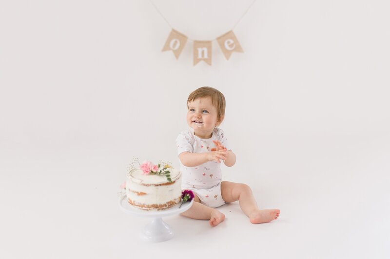 séance photo bébé en studio à Tours, shooting smash the cake bébé 