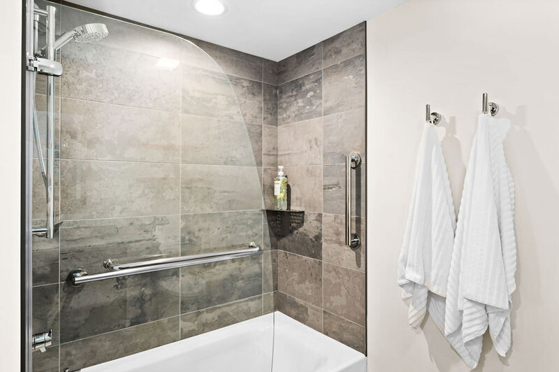 modern-scandinavian-bathroom-design-shower-door