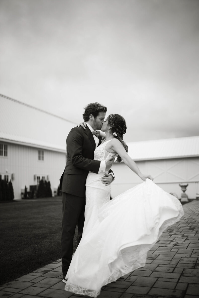 Etre farms Michigan wedding venue saint joseph st luxury barn all inclusive photography photographer -42