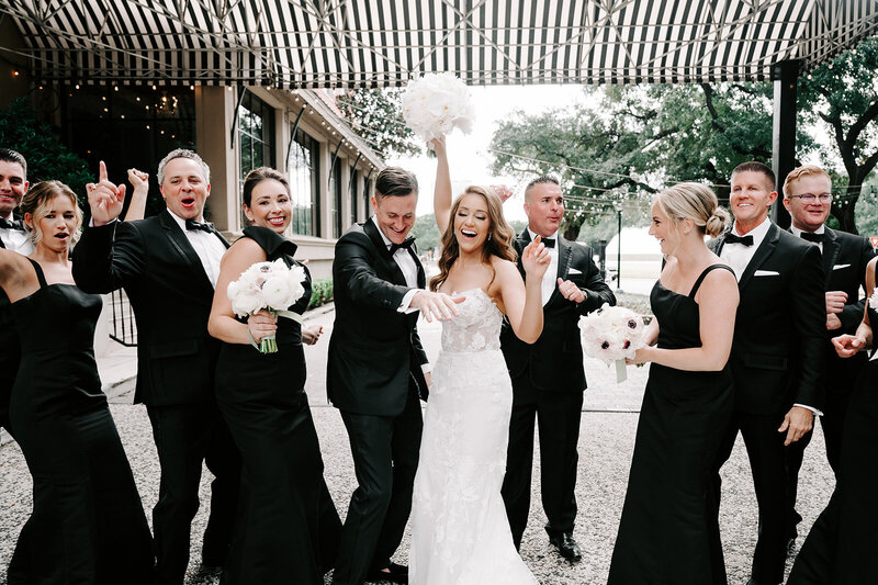 Bride, groom and wedding party pictures in downtown Houston, Texas