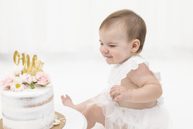 Caroline-Cake-Smash-24