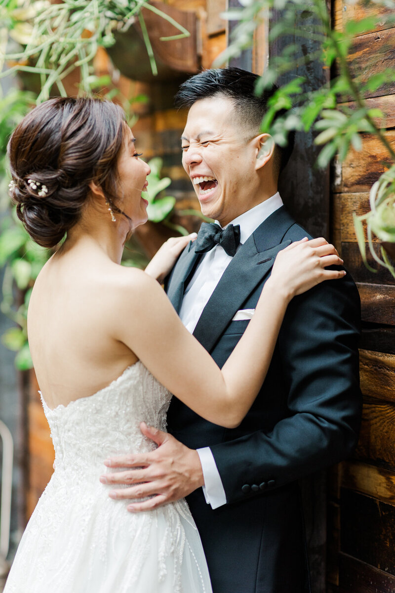 Candid Hudson Valley wedding photography with real moments and relaxed direction for all couples