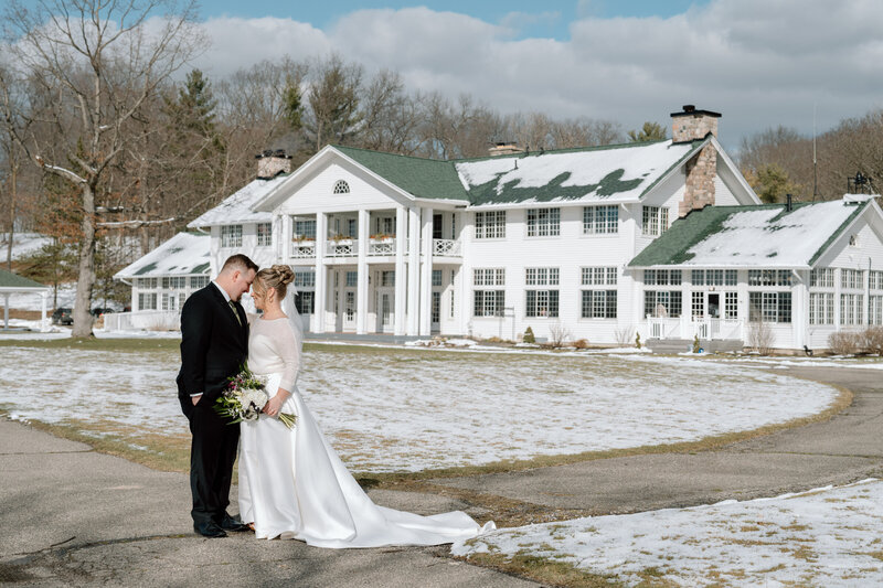 winter wedding at Waldenwoods
