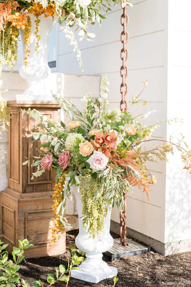 Vase Arrangement | Bella Fleur