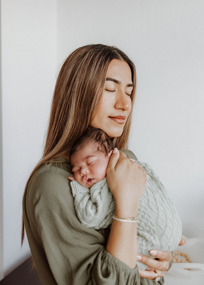 London-Surrey-Newborn-And-Maternity-Photographer-Hanna-Ali-22