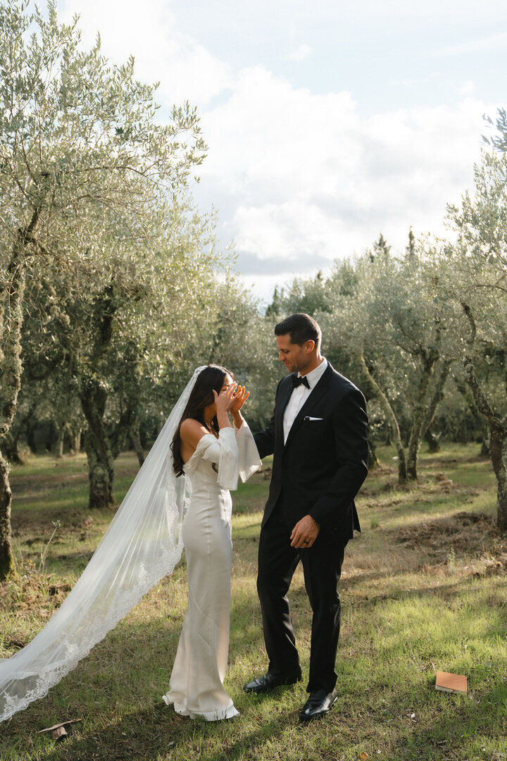il-villino-farmhouse-italy-elopement-mimi-anthony-385