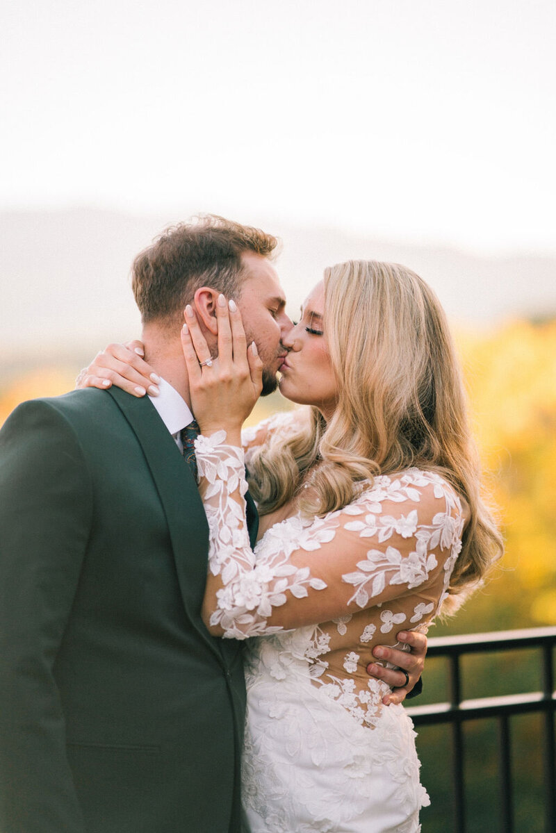 bride holds bouquet at HighLight Studio in Knoxville, Tennessee