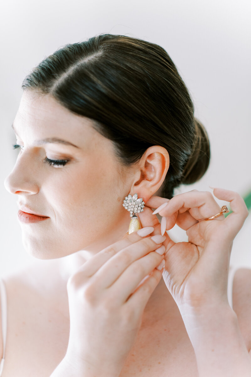 sarah-elizabeth-studio-ohio-wedding-photographer-the-landing-cummins-wedding-friday-getting-ready-55