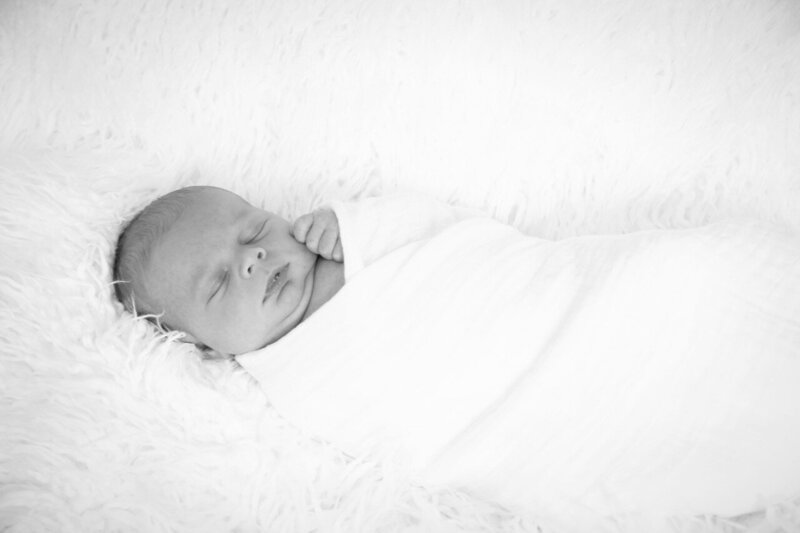 Children-newborn-bandw-session-orange-county-lauren-ford-photography Large