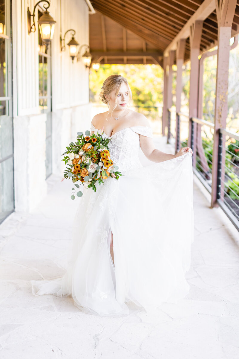 2021-Kelley-and-Sydney-Black-White-Mustard-Orange-Blush-New-Braunfels-Wedding-Hannah-Charis-Photography-808