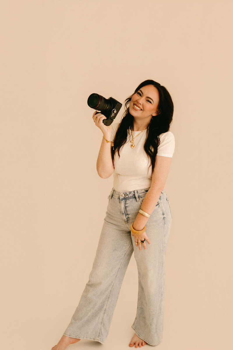 nashville photographer in middle tennessee taking photos of a photographer