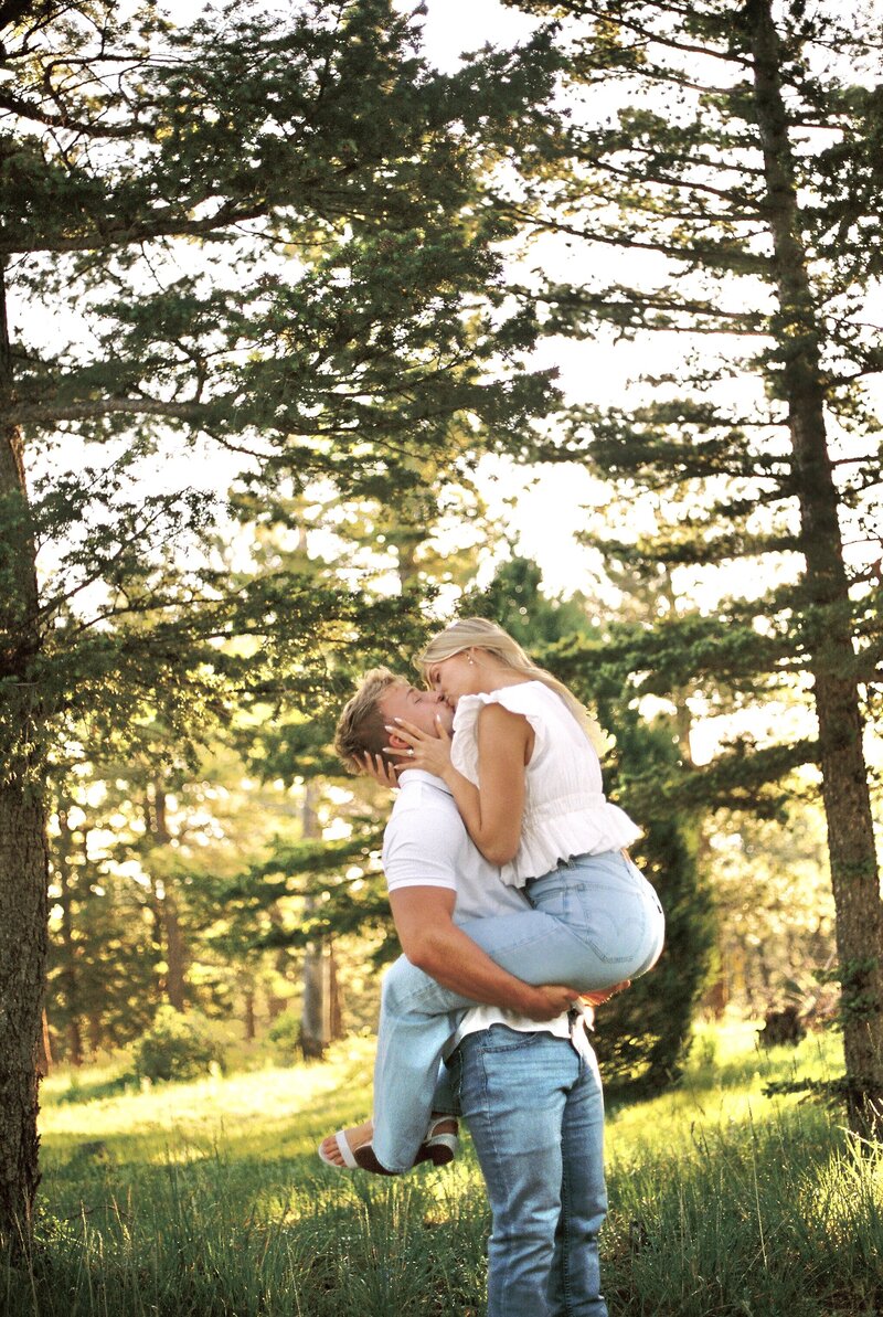 shenandoah-national-park-engagement-photos-on-35mm-film-14