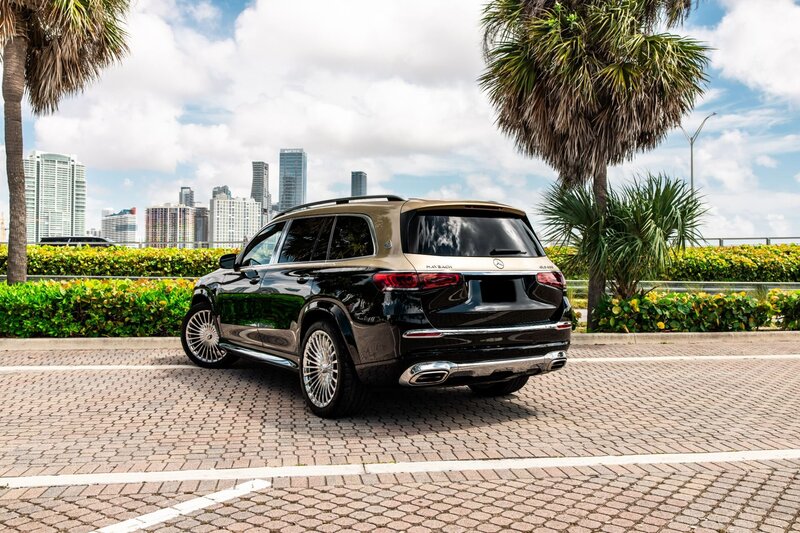mercedes-maybach-gls-600-kalahari-gold-black-for-rent-in-miami-012
