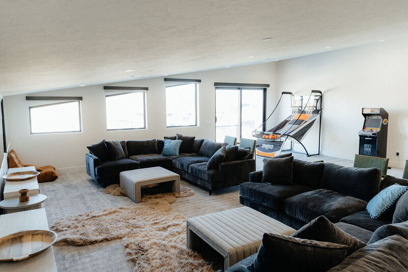Beezah_FrankiesPlace_ALL-248
