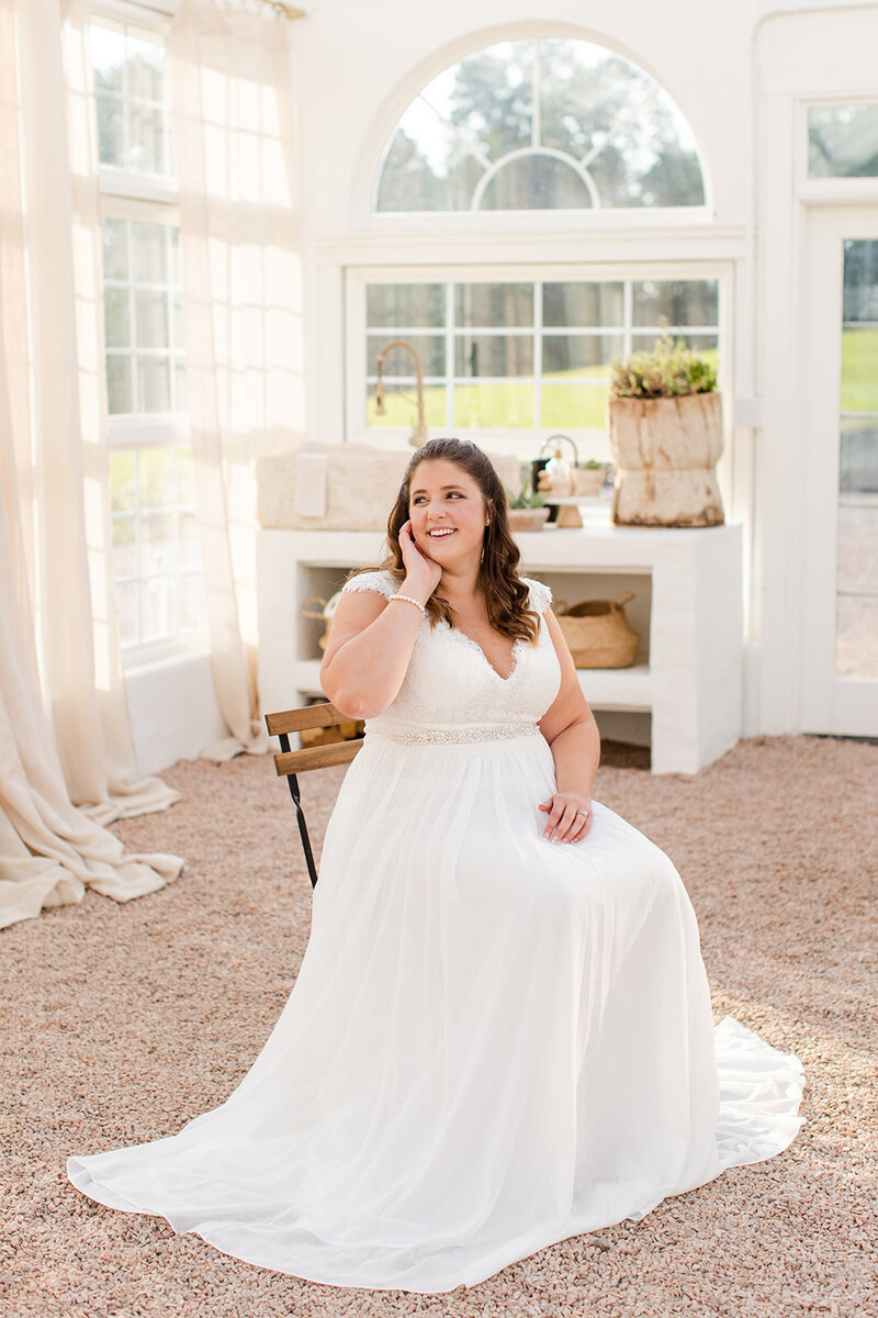 Fleurish Greenhouse Taylorsville, NC Bridal Session_Katelyn Shelley Photography (5)
