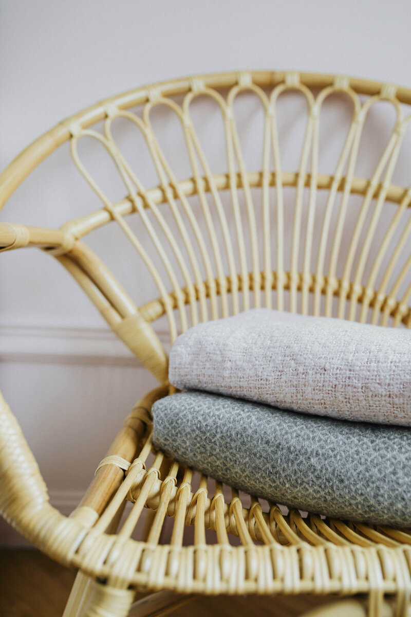 Comfortable chair with knits on top