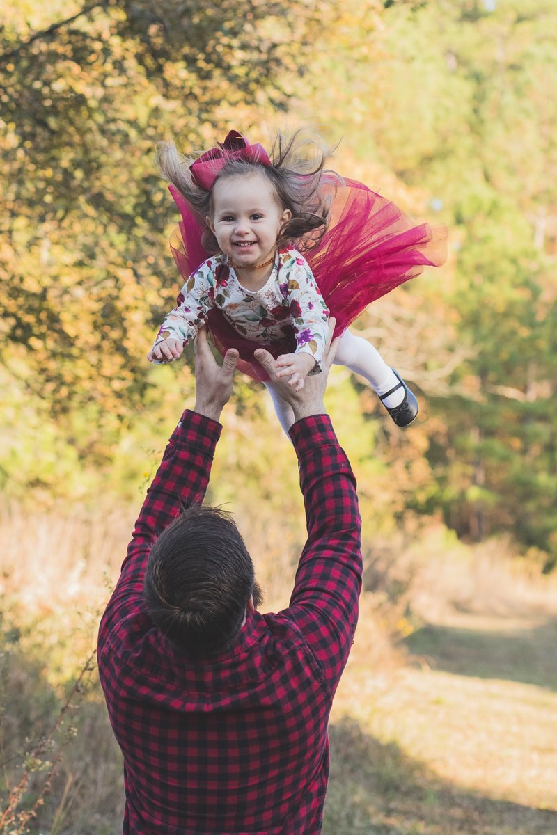 Loganville-photographer-focused-life-photography-lifestyle-family-vines-park-flying