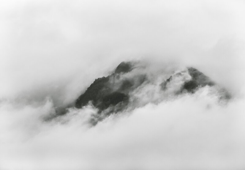 tyler-lastovich-8_LZ9UWTKLE-unsplash