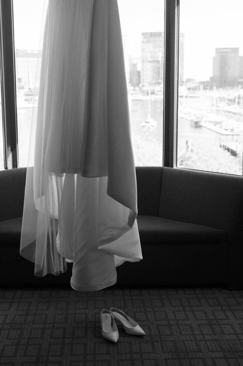 wedding-dress-black-and-white