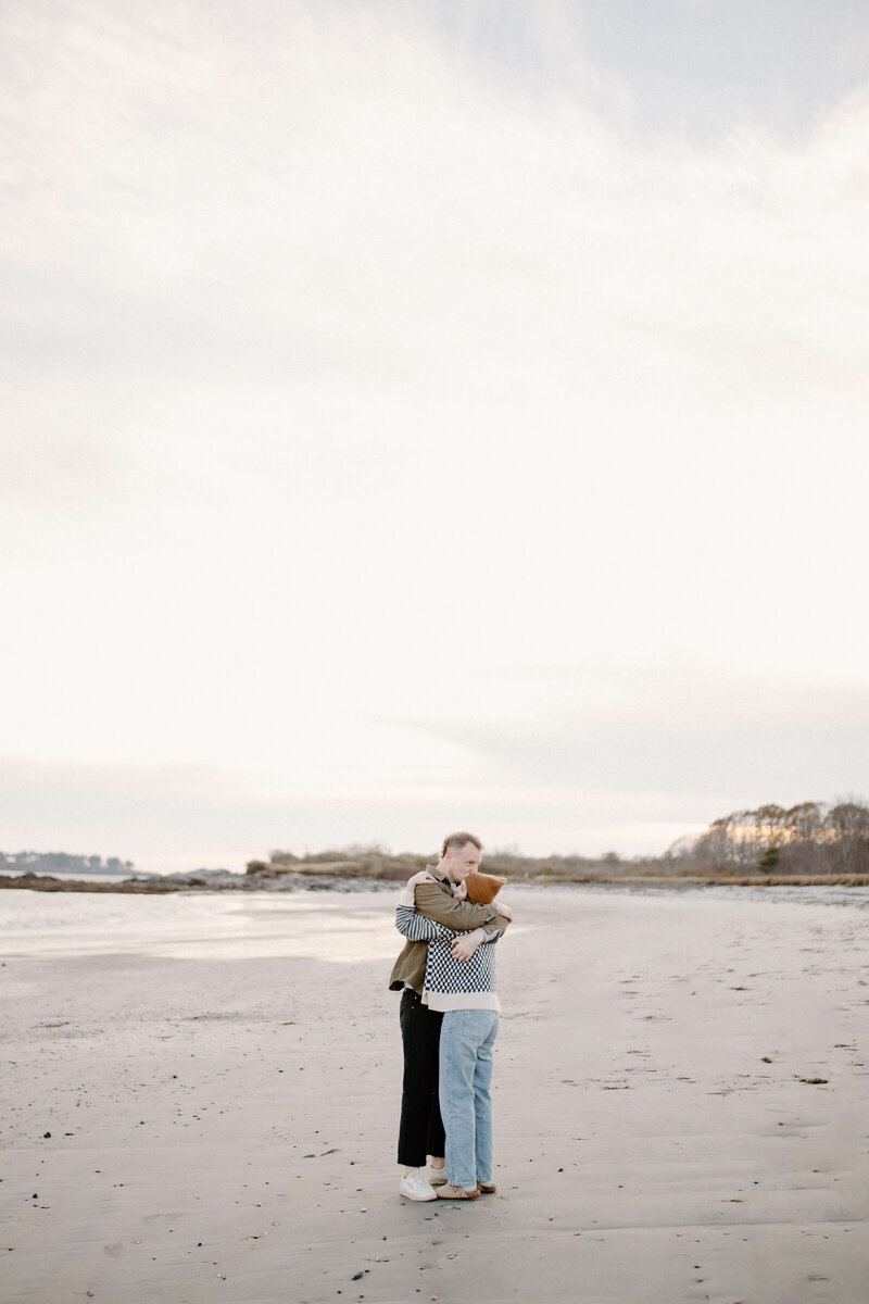 crescent-beach-portland-maine-couples-photographer-2