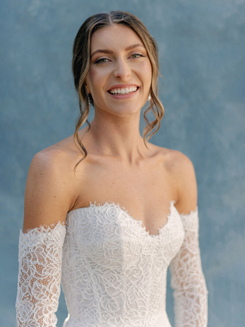 Autumn-Maximalist-Wedding-with-rich-tones-blue-velvet-draping-Ashley-Ludaescher-Photography-Vanessa-Noel-Events-0087