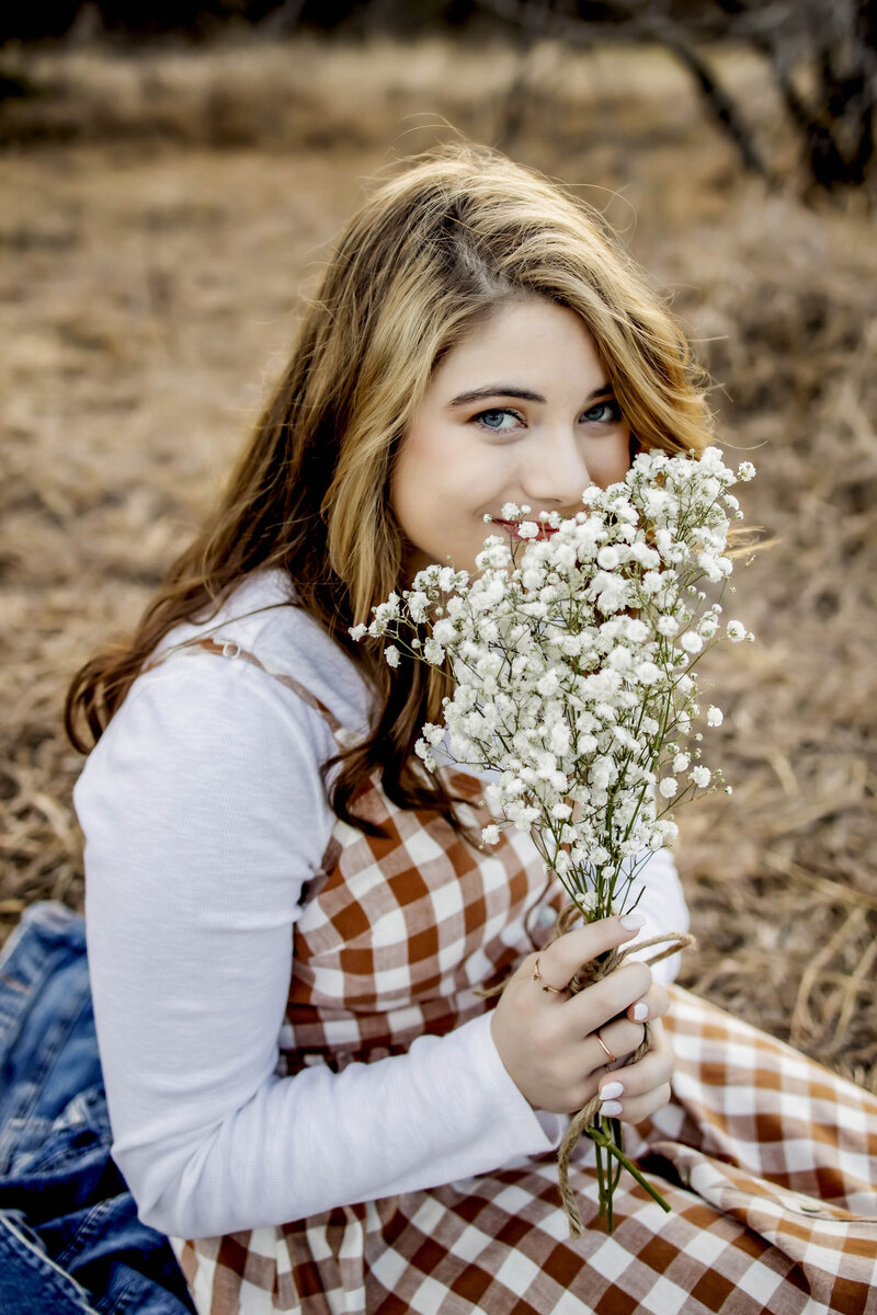 senior girl in downtown mckinney texas