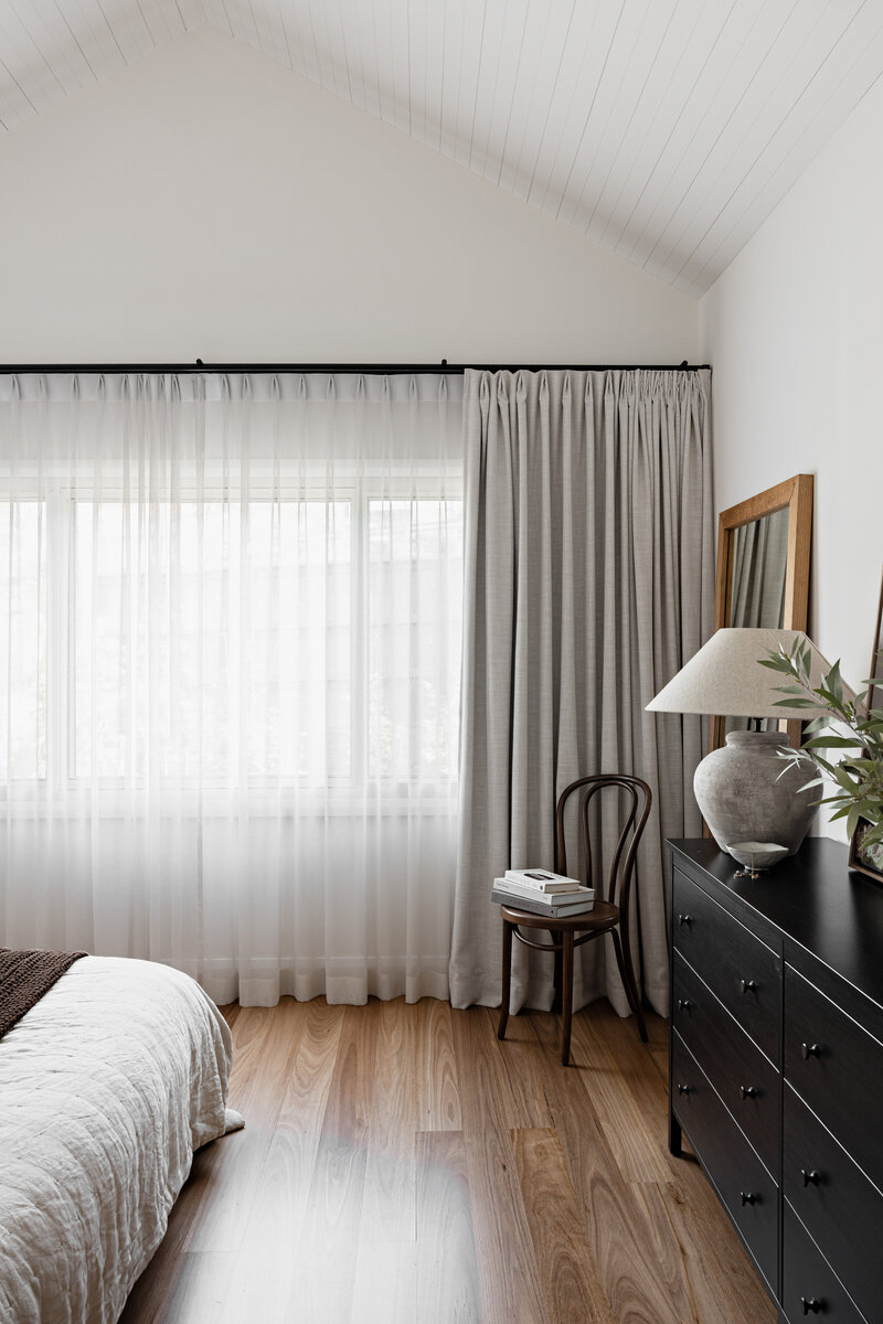 jesse-mccabe-granny-flat-renovation-master-bedroom-windows-kahibah-nsw