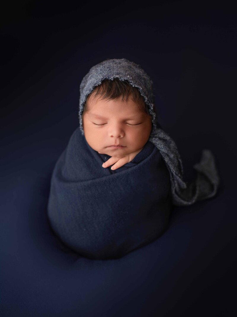 In home newborn session in Los Angeles