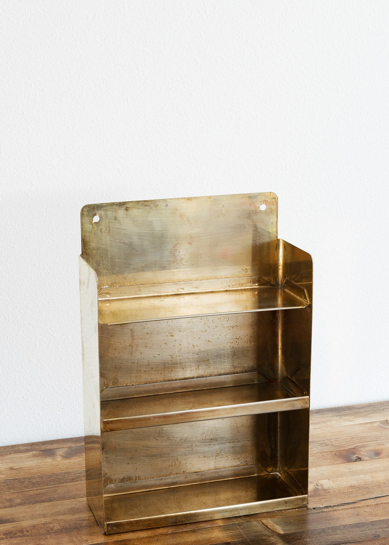 20180907-gold_shelf